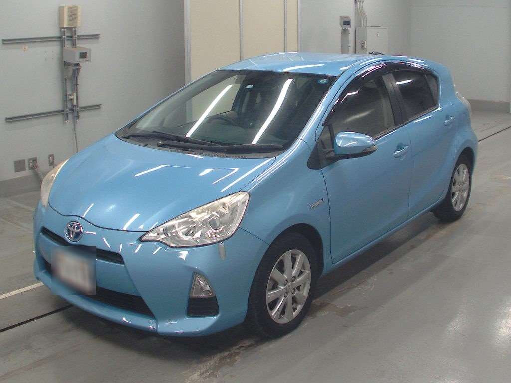 2013 Toyota Aqua NHP10[0]