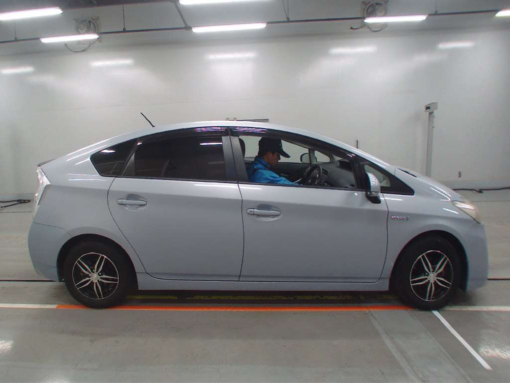 2009 Toyota Prius ZVW30[2]