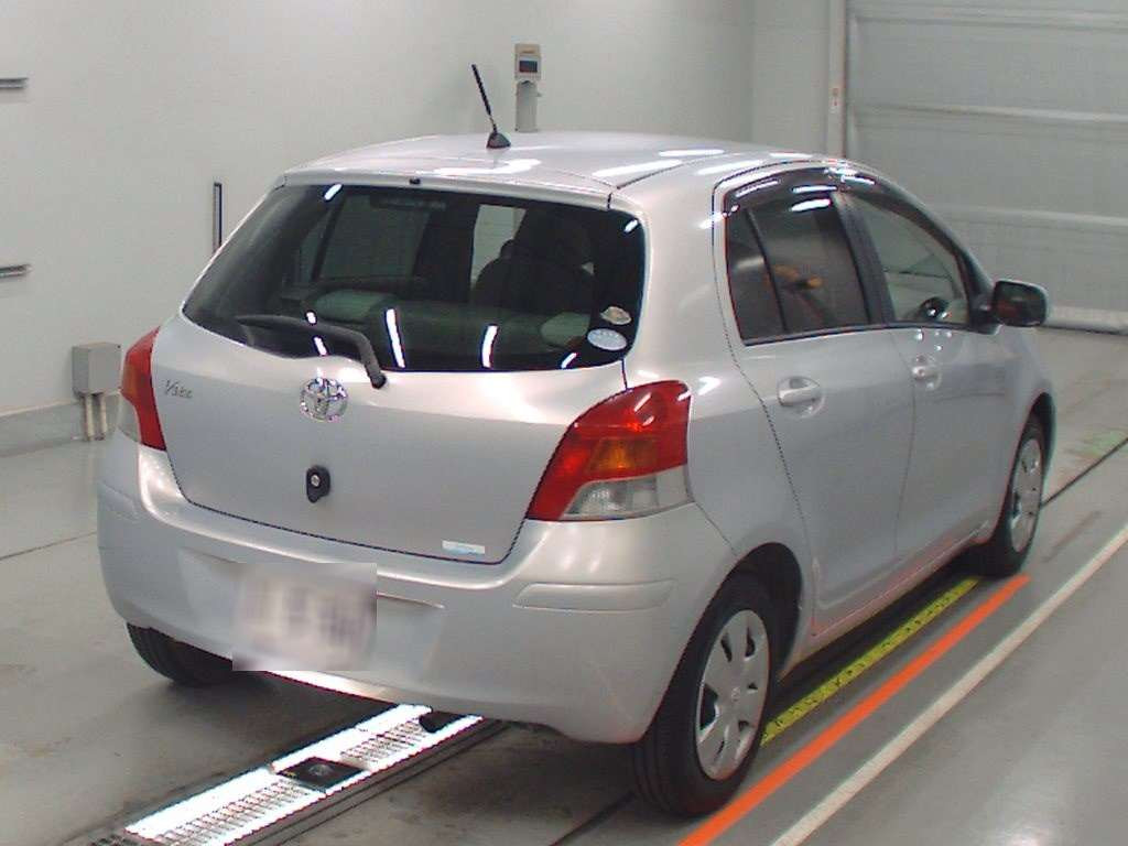 2007 Toyota Vitz SCP90[1]