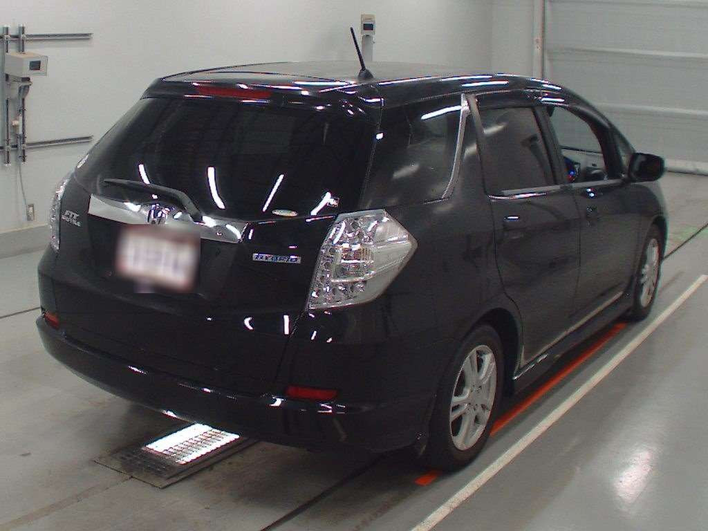 2011 Honda Fit Shuttle Hybrid GP2[1]