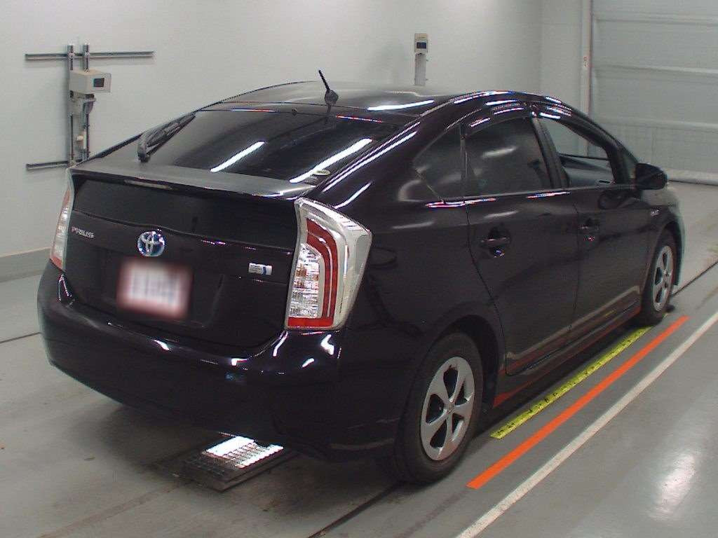 2012 Toyota Prius ZVW30[1]