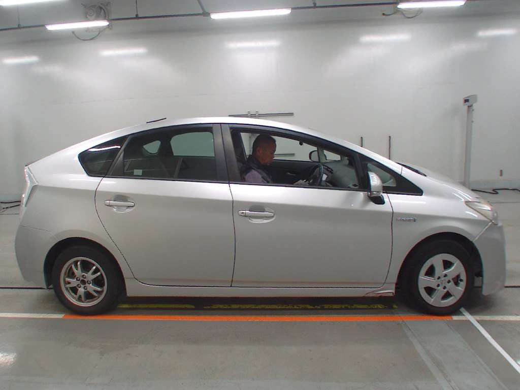 2009 Toyota Prius ZVW30[2]