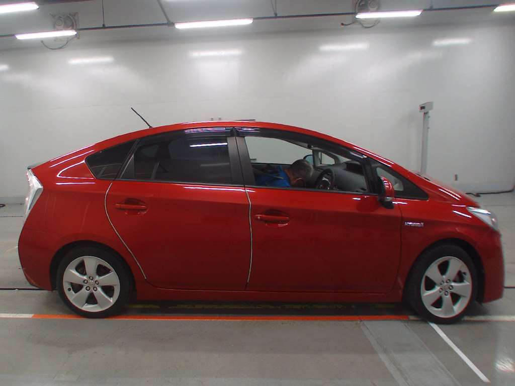 2010 Toyota Prius ZVW30[2]