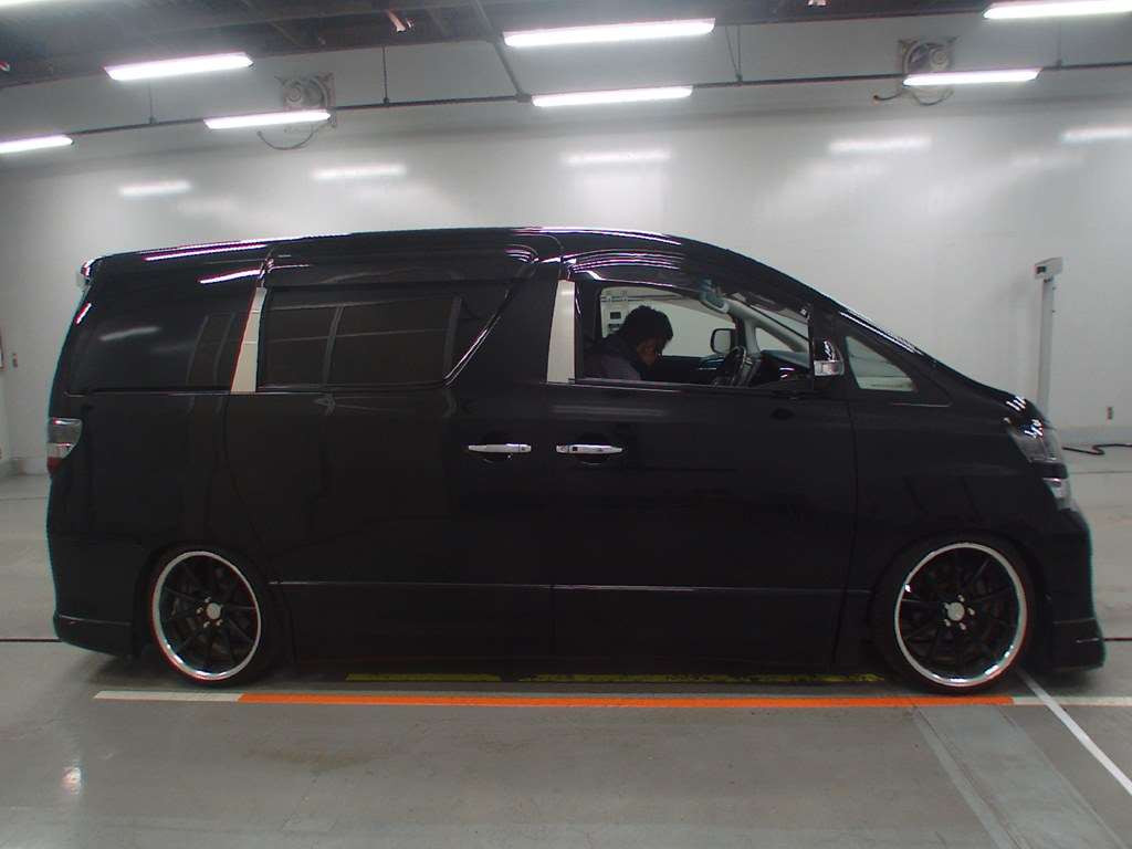 2012 Toyota Vellfire ANH20W[2]