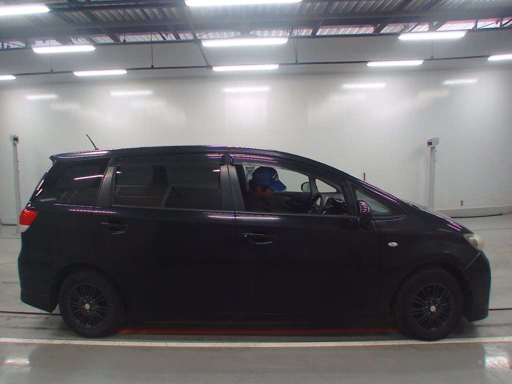 2010 Toyota Wish ZGE20W[2]