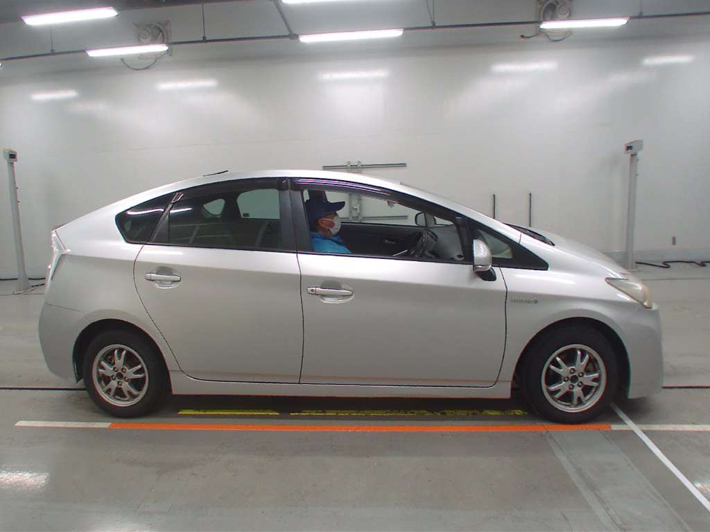 2009 Toyota Prius ZVW30[2]