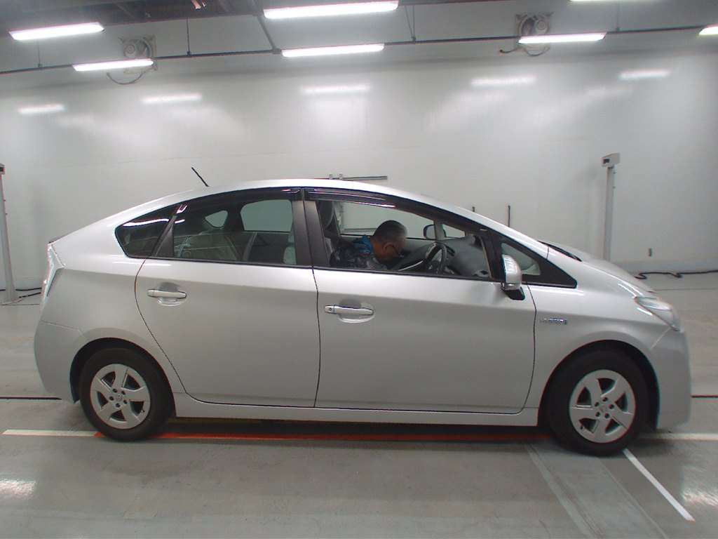 2009 Toyota Prius ZVW30[2]