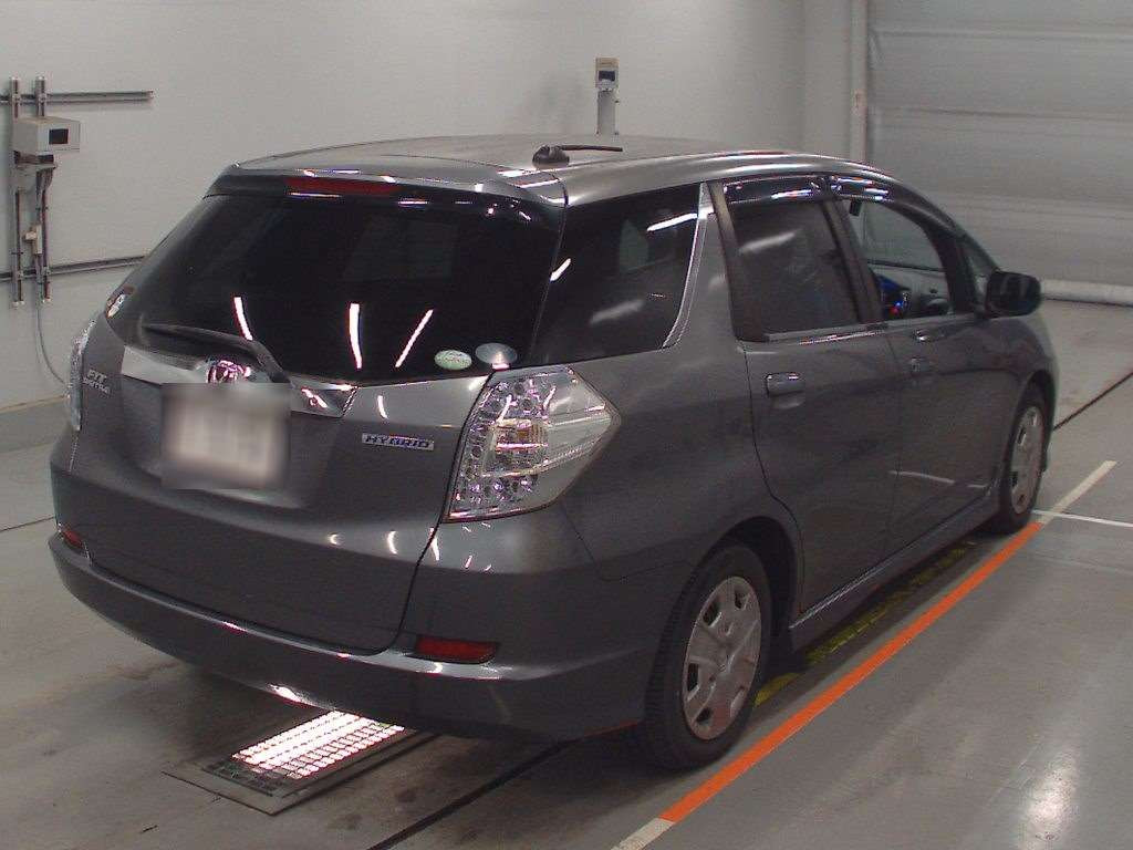 2011 Honda Fit Shuttle Hybrid GP2[1]