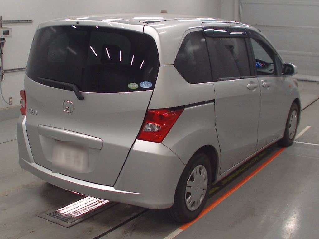 2011 Honda Freed GB3[1]