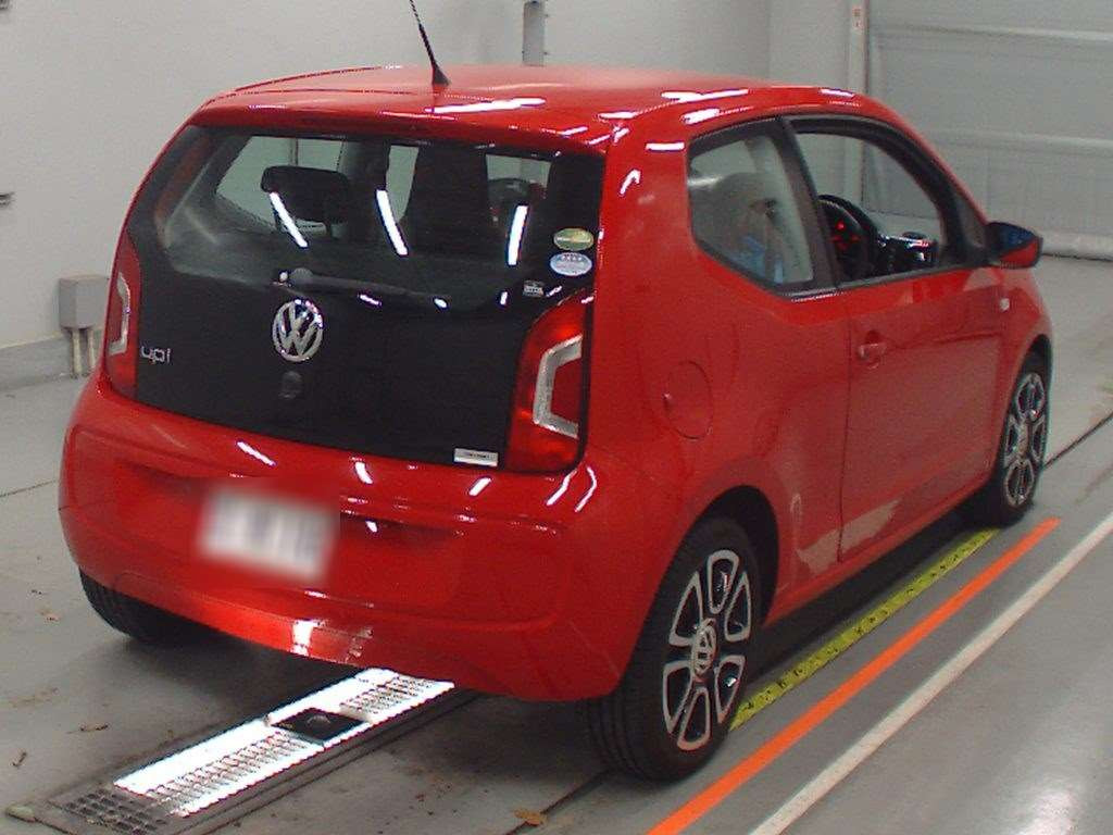 2013 Volkswagen up! AACHY[1]