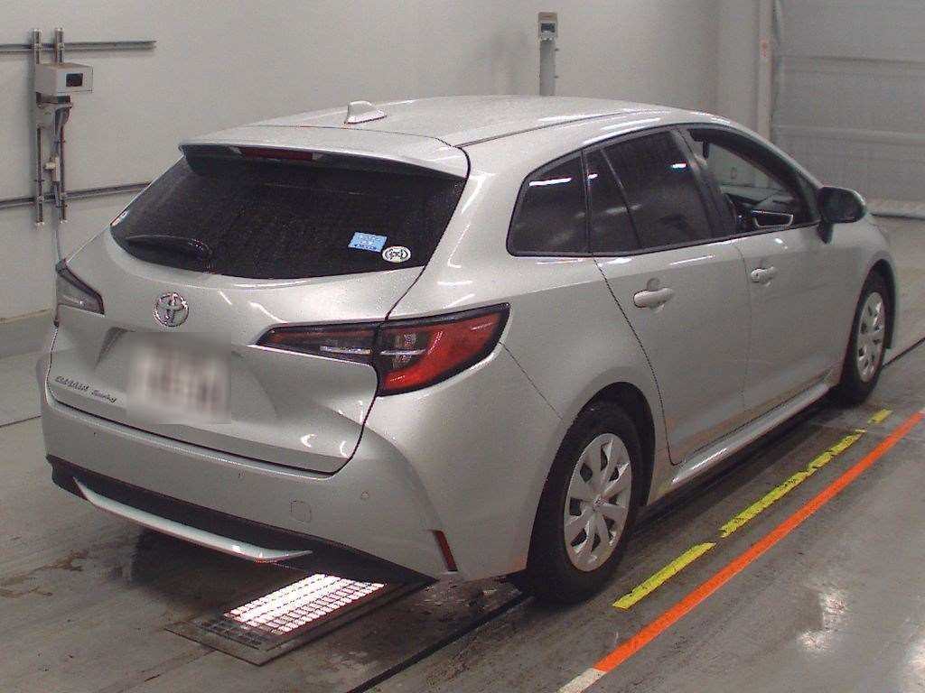 2020 Toyota Corolla Touring Wagon ZRE212W[1]