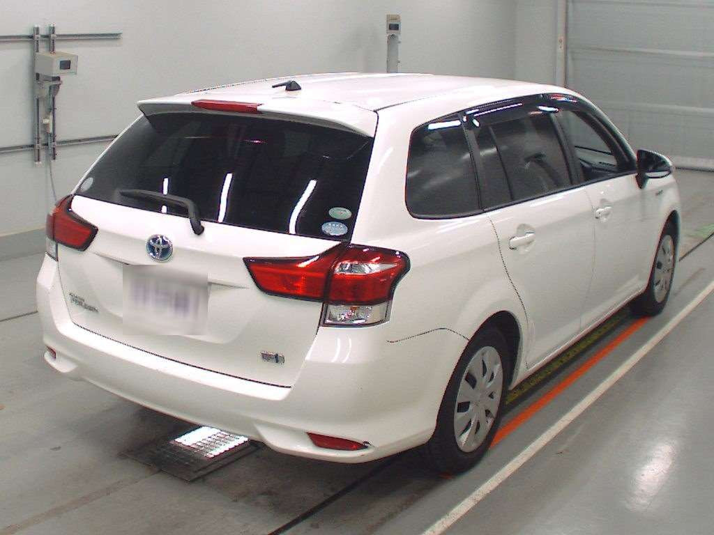 2015 Toyota Corolla Fielder NKE165G[1]