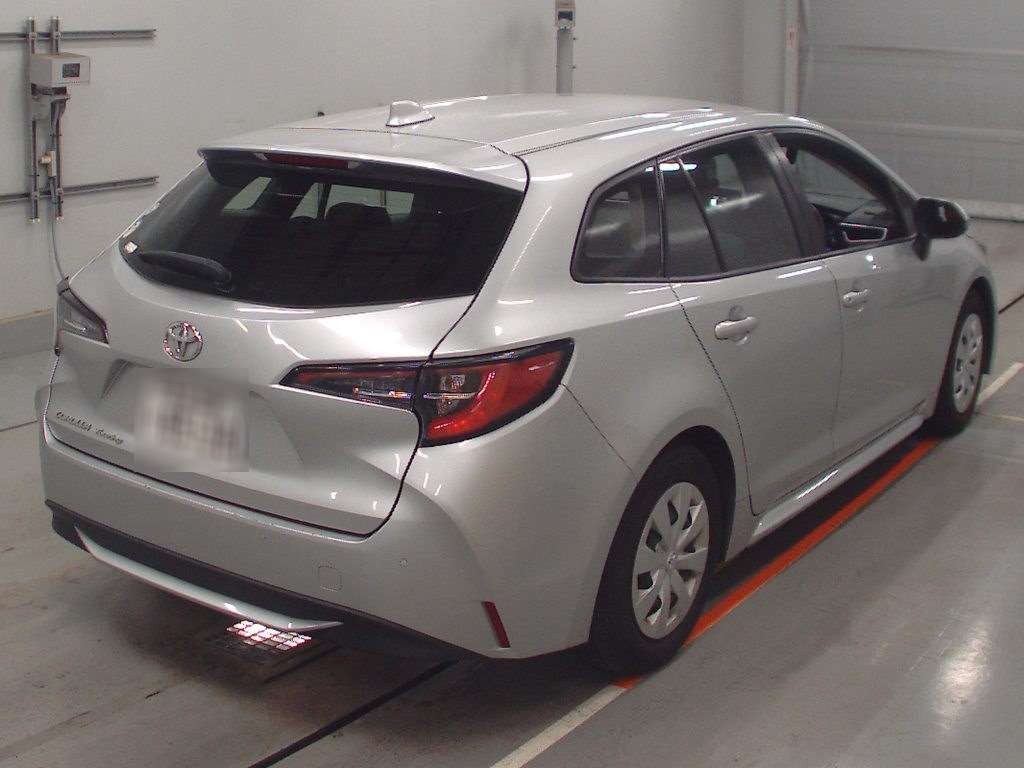 2020 Toyota Corolla Touring Wagon ZRE212W[1]