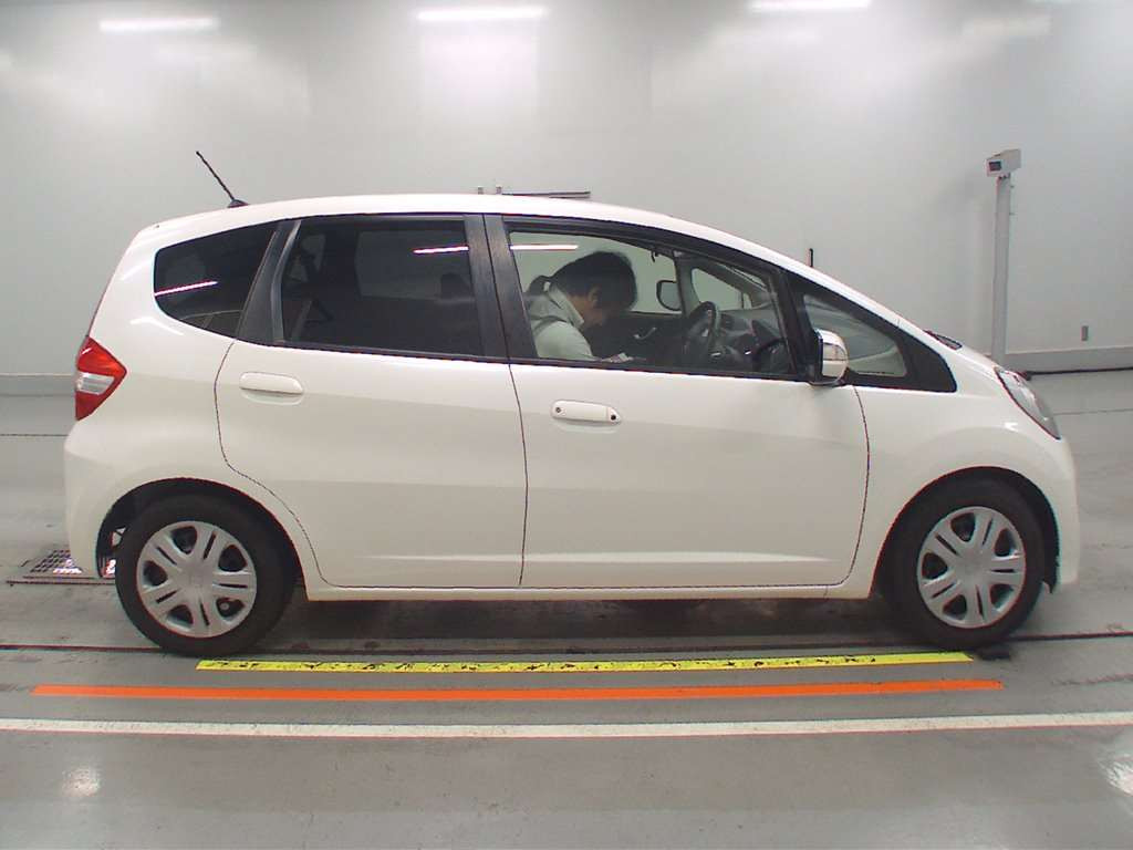 2013 Honda Fit GE8[2]