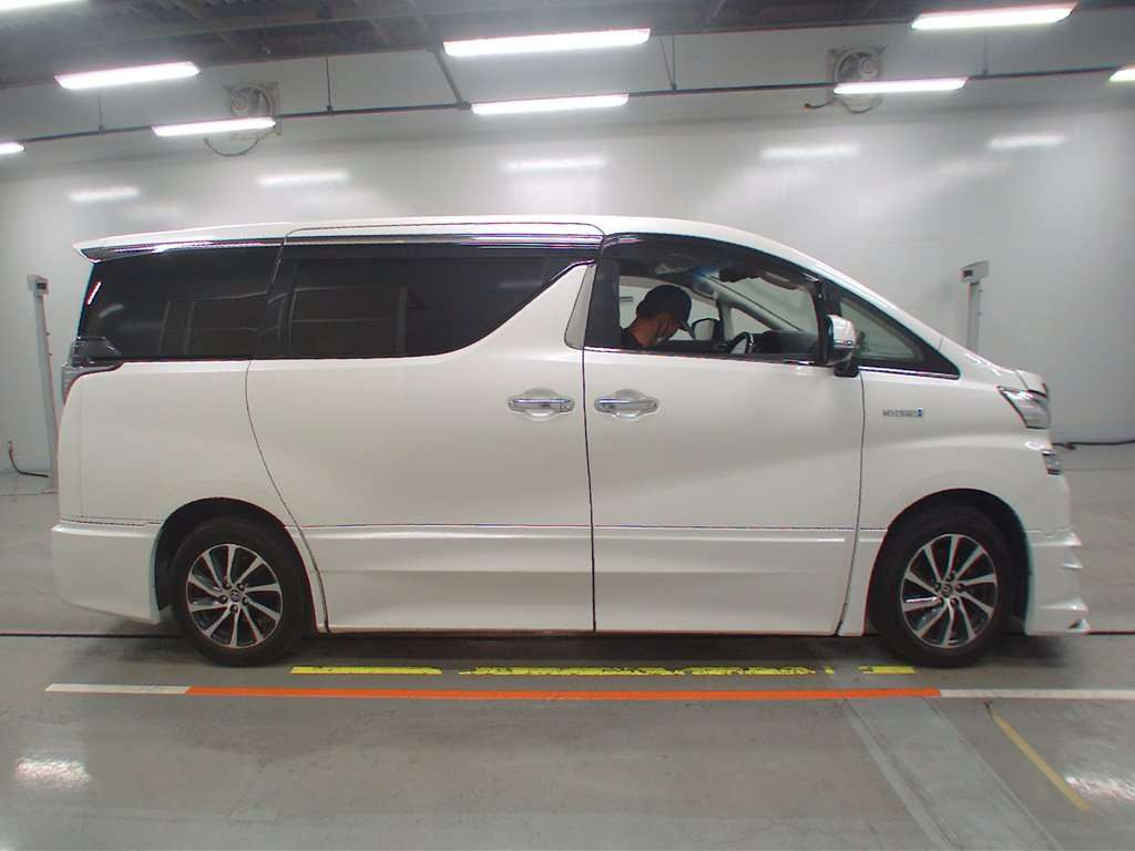 2015 Toyota Vellfire Hybrid AYH30W[2]