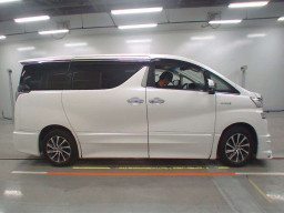 2015 Toyota Vellfire Hybrid