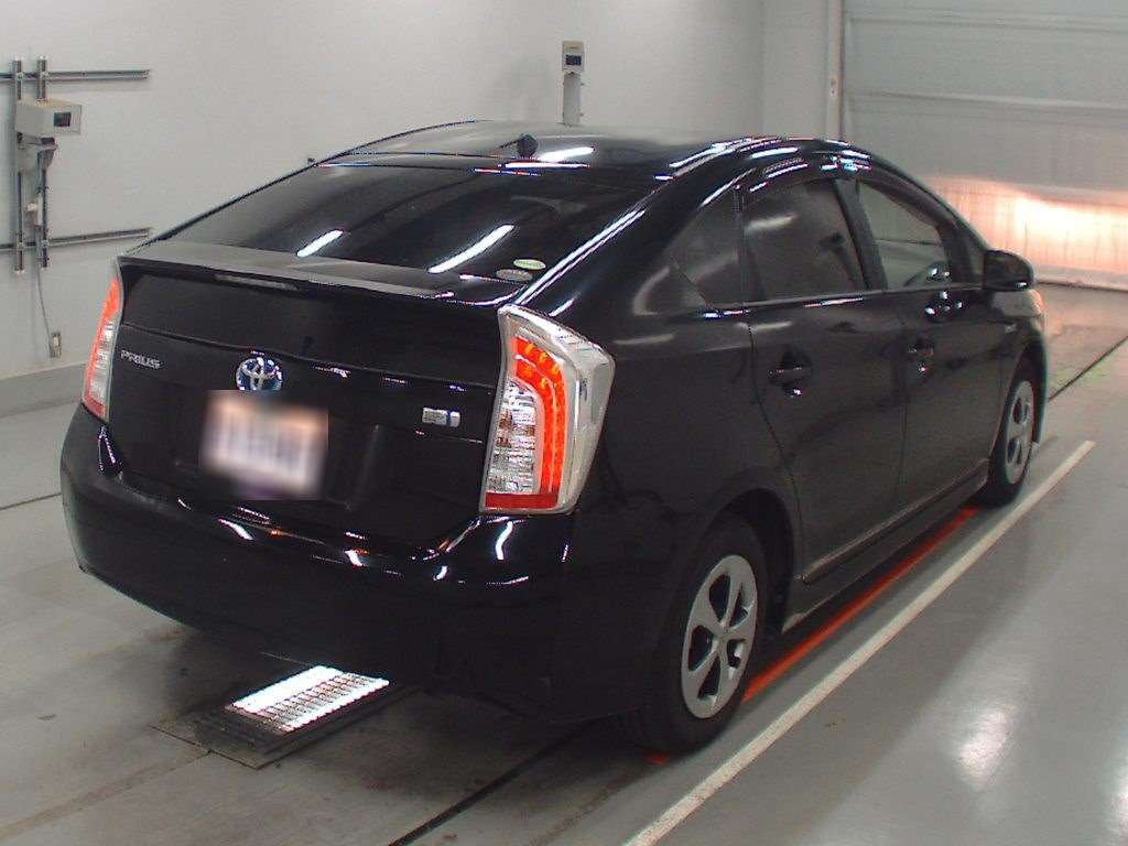 2014 Toyota Prius ZVW30[1]