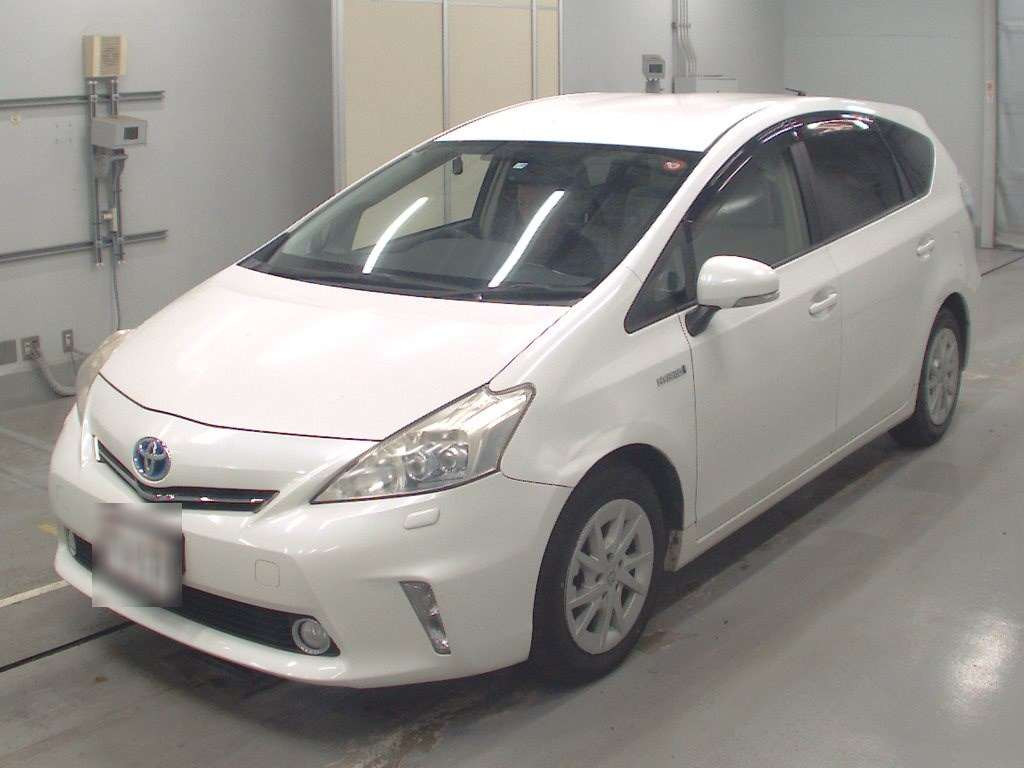 2011 Toyota Prius alpha ZVW41W[0]