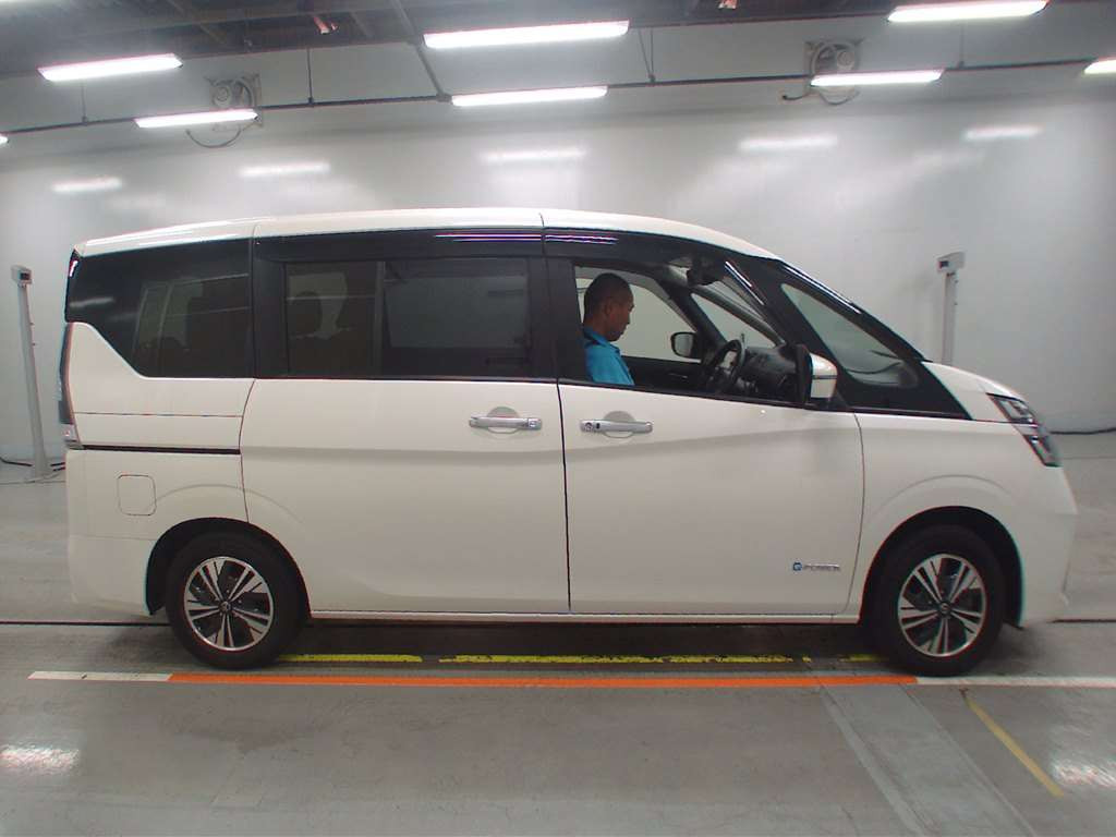 2019 Nissan Serena HC27[2]