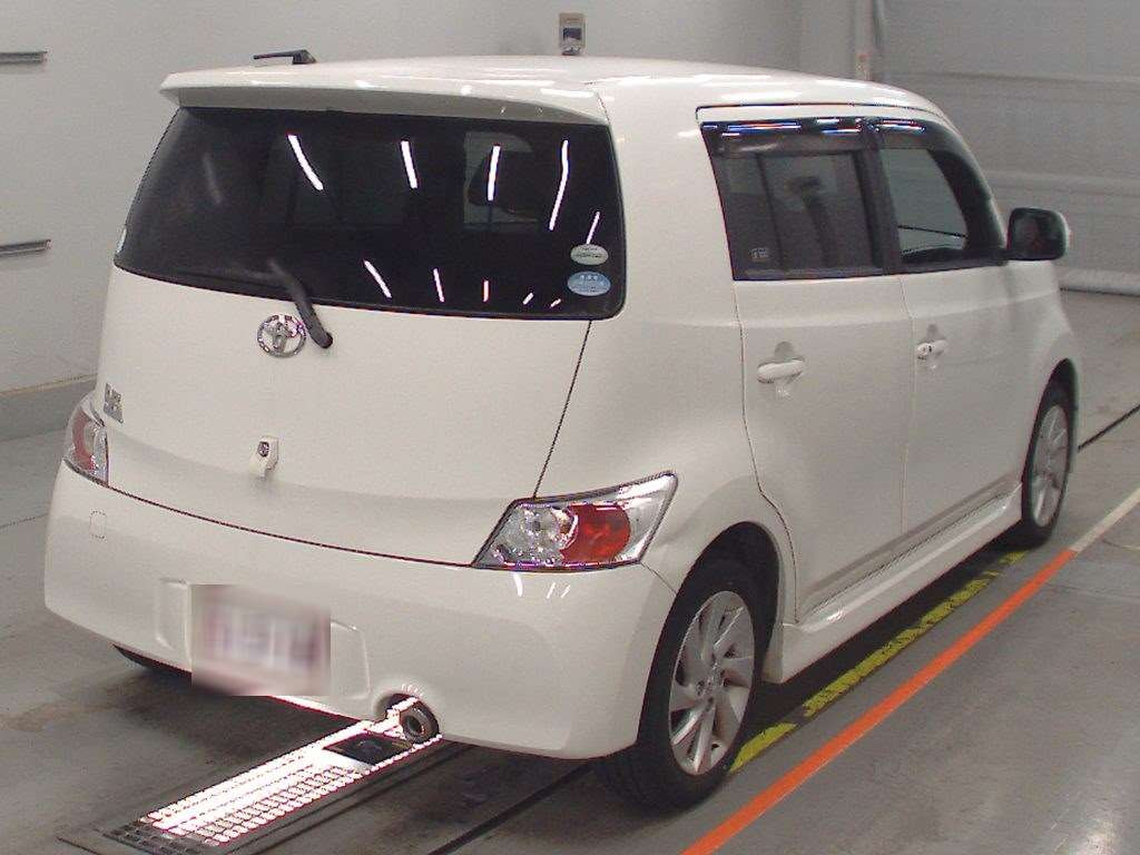 2010 Toyota bB QNC21[1]