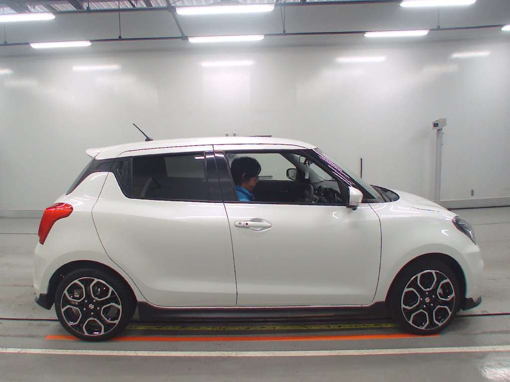 2023 Suzuki Swift Sport ZC33S[2]