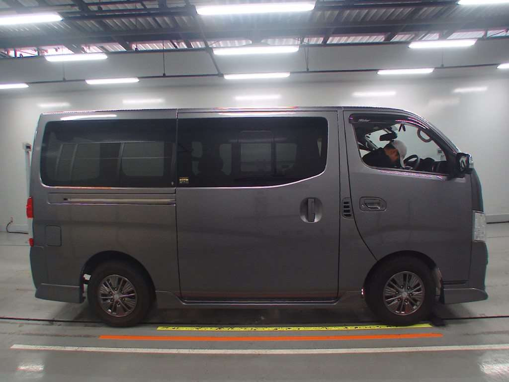 2019 Nissan NV350 CARAVAN VAN VR2E26[2]