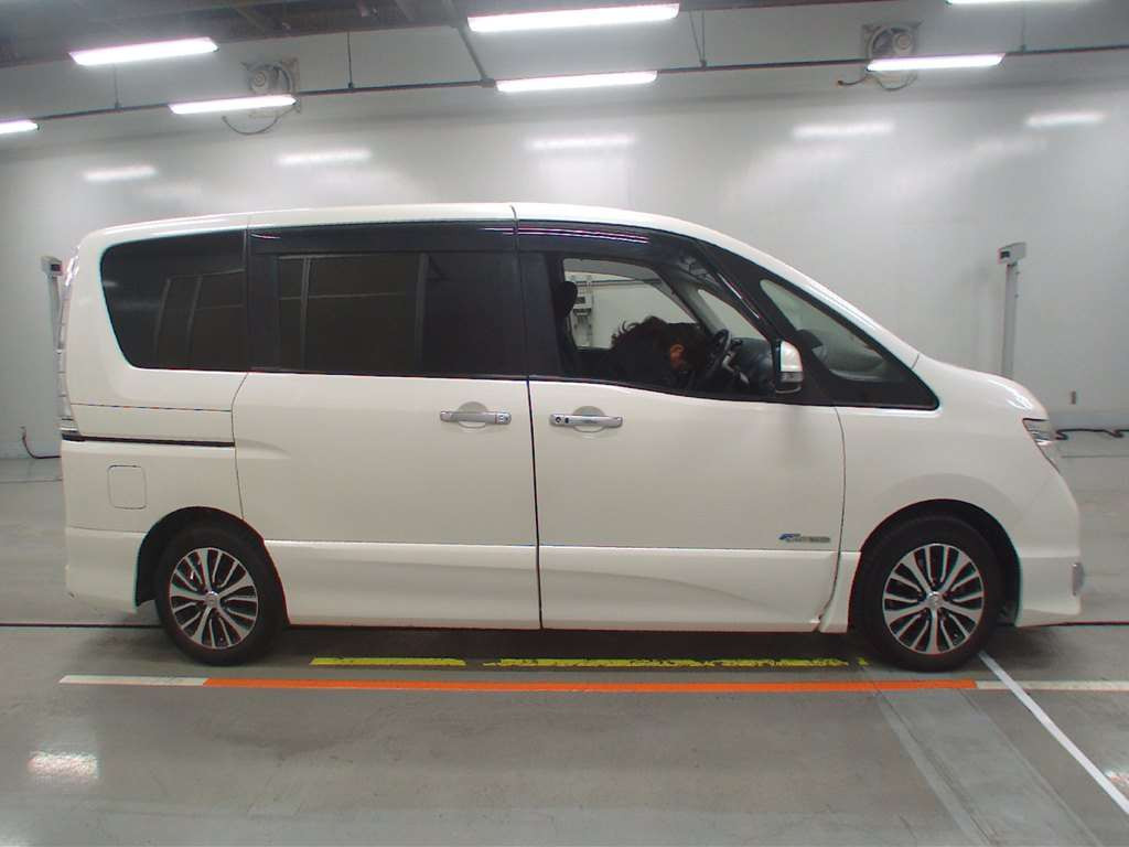 2015 Nissan Serena HFC26[2]