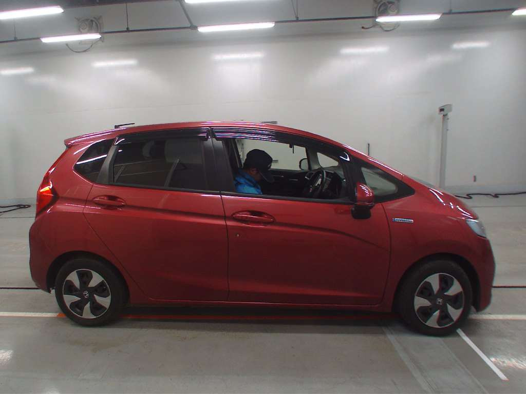 2017 Honda Fit Hybrid GP5[2]