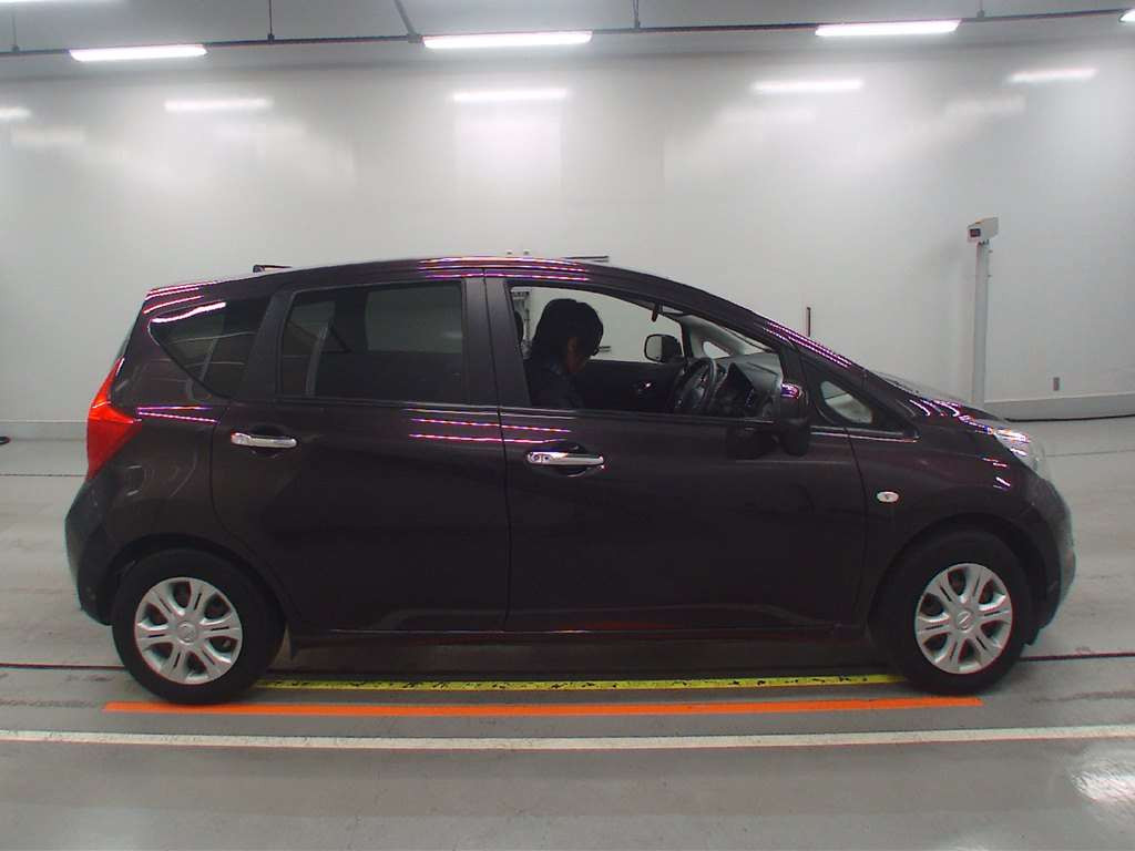 2014 Nissan Note E12[2]