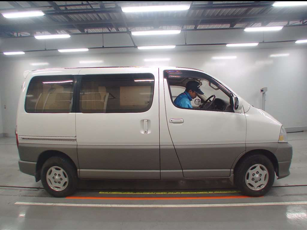 1999 Toyota Grand Hiace VCH16W[2]