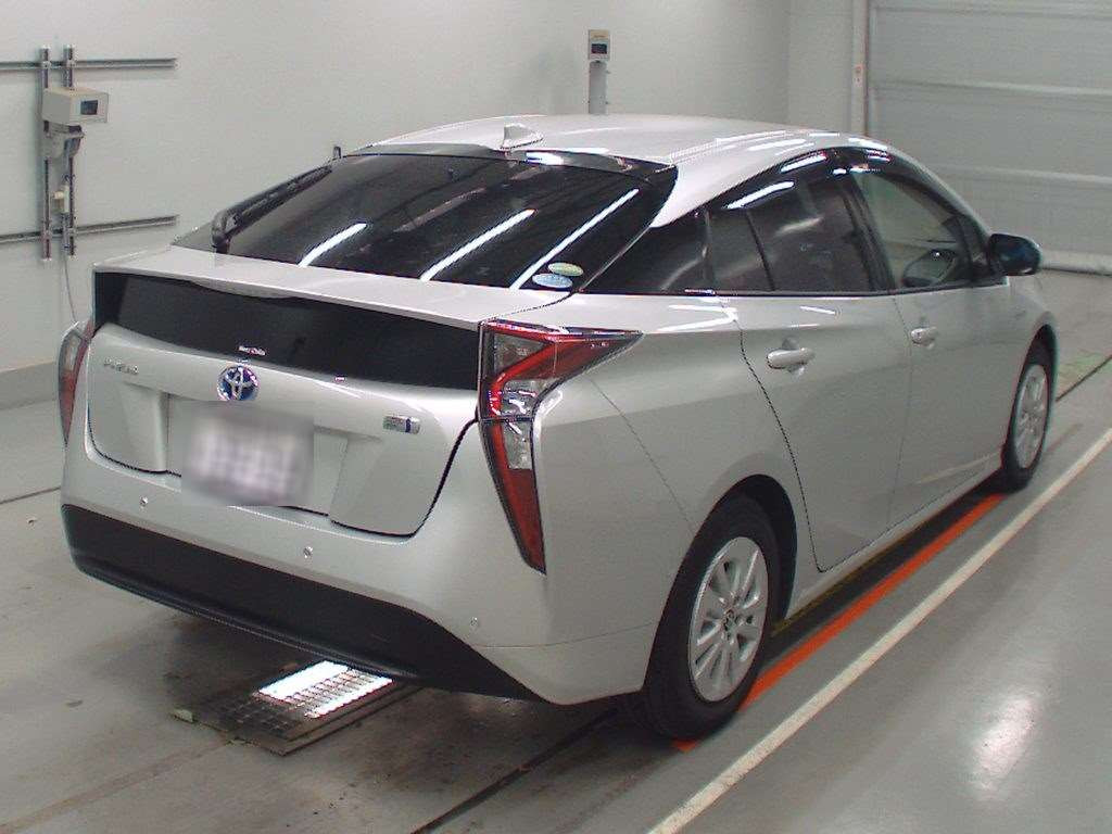 2018 Toyota Prius ZVW50[1]