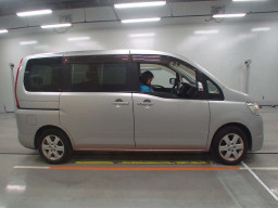 2010 Nissan Serena