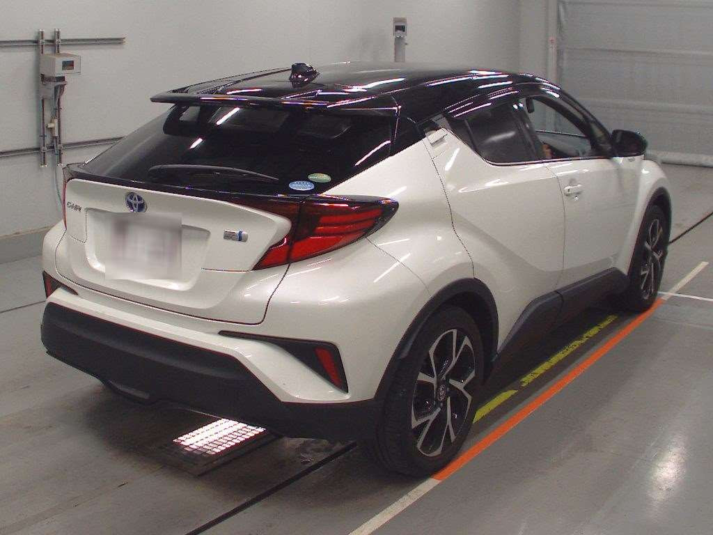 2020 Toyota C-HR ZYX11[1]