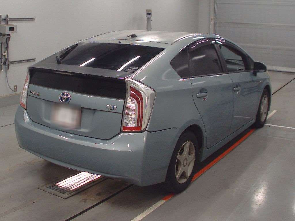 2012 Toyota Prius ZVW30[1]