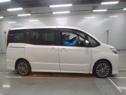 2014 Toyota Noah