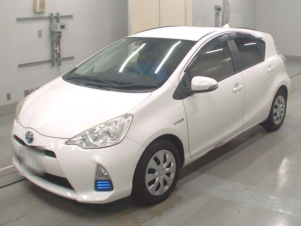 2012 Toyota Aqua NHP10[0]