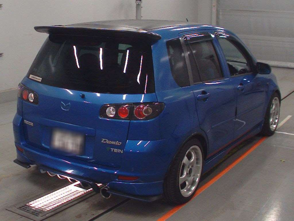 2002 Mazda Demio DY5W[1]