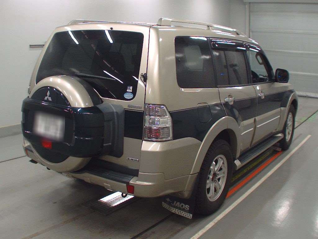 2006 Mitsubishi Pajero V97W[1]