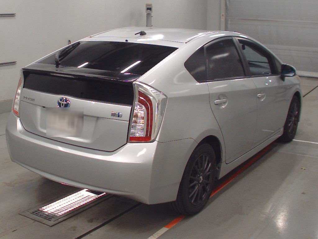 2012 Toyota Prius ZVW30[1]