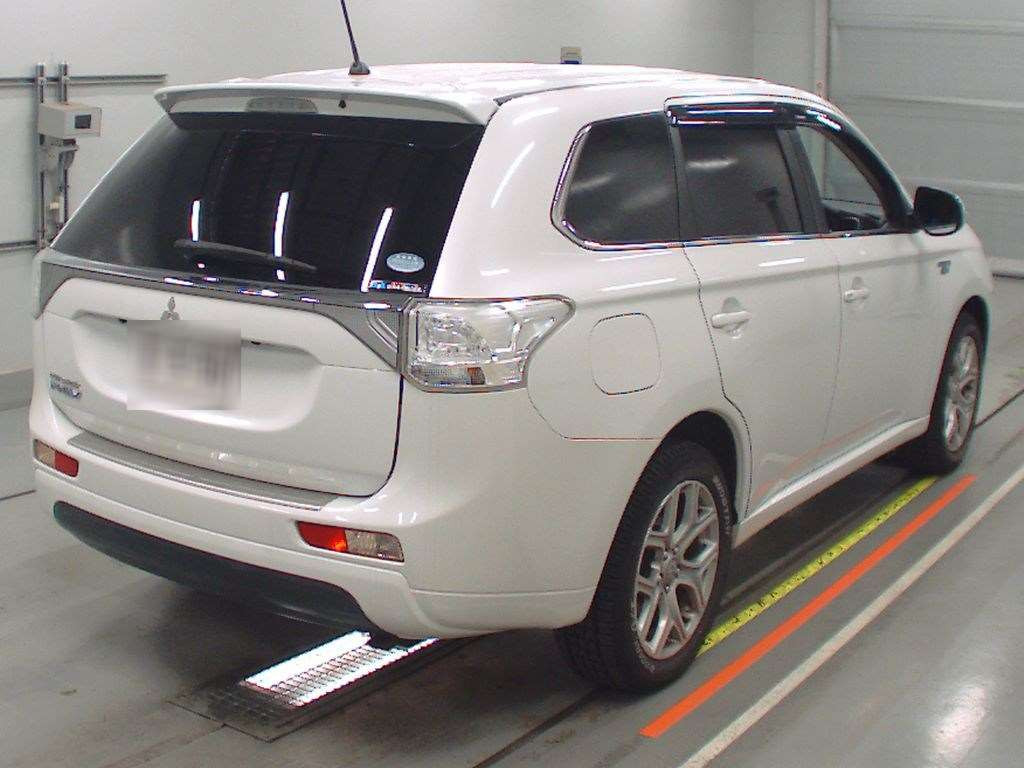 2013 Mitsubishi Outlander PHEV GG2W[1]