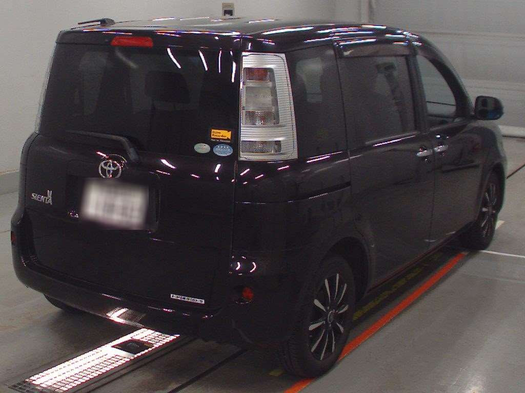 2012 Toyota Sienta NCP81G[1]