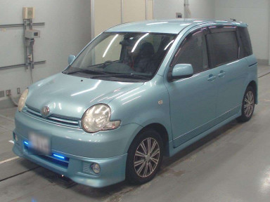 2004 Toyota Sienta