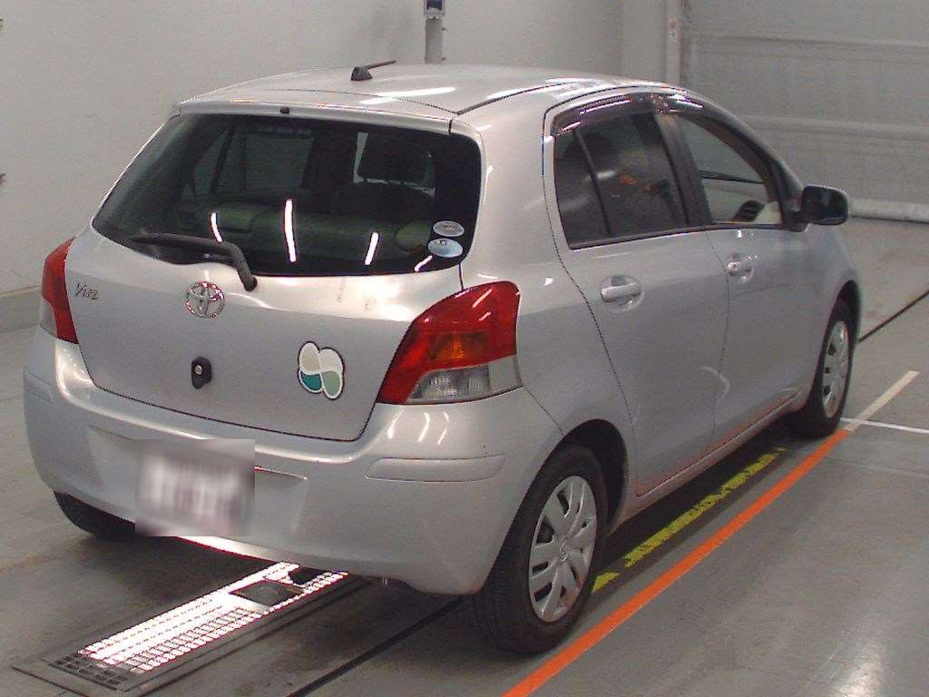 2010 Toyota Vitz SCP90[1]