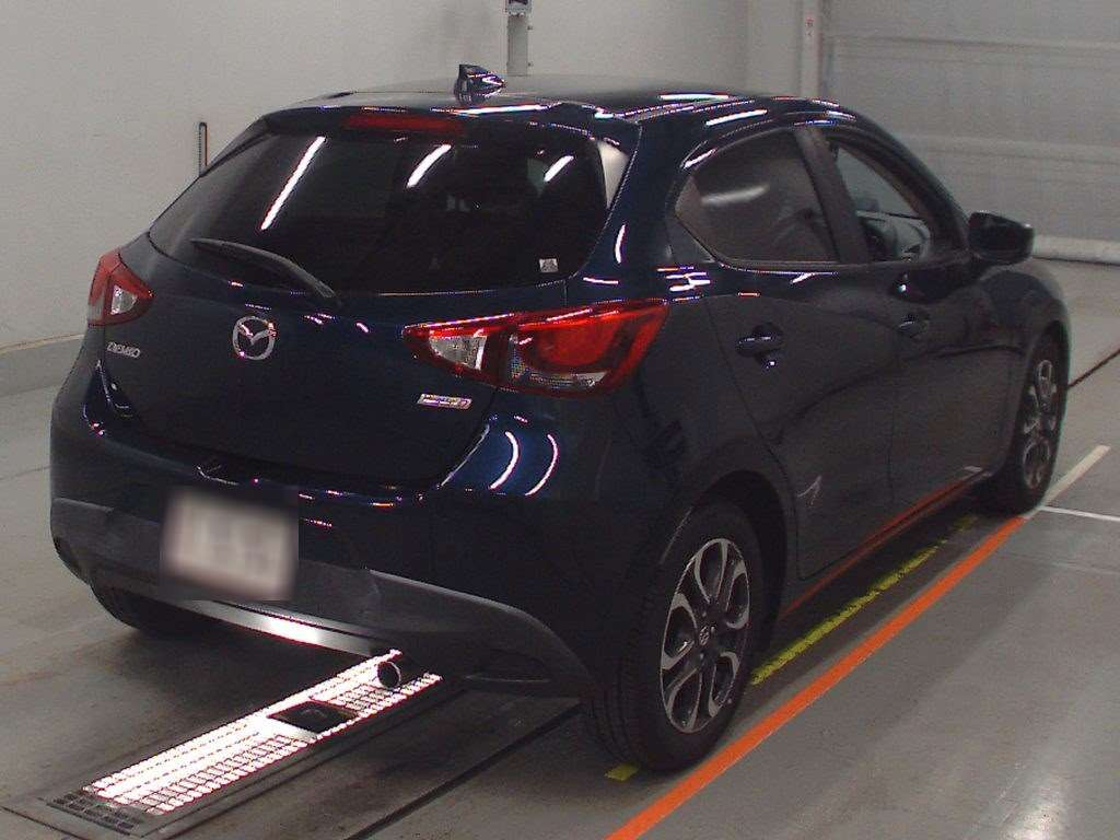 2016 Mazda Demio DJ5FS[1]