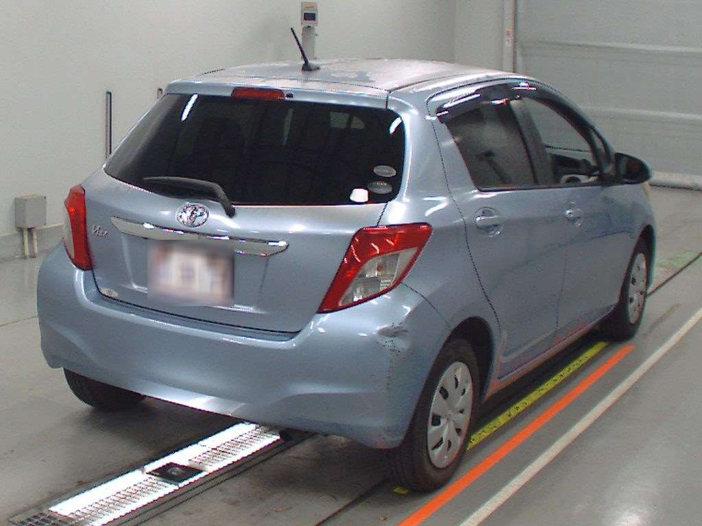 2011 Toyota Vitz NSP130[1]