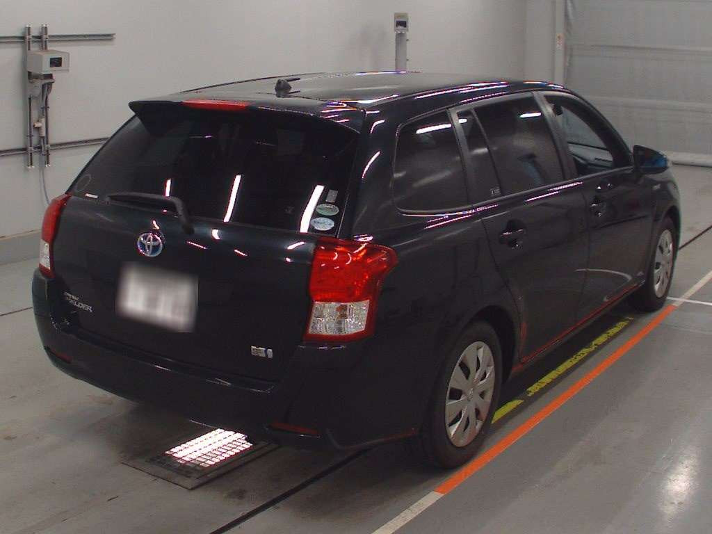 2014 Toyota Corolla Fielder NKE165G[1]