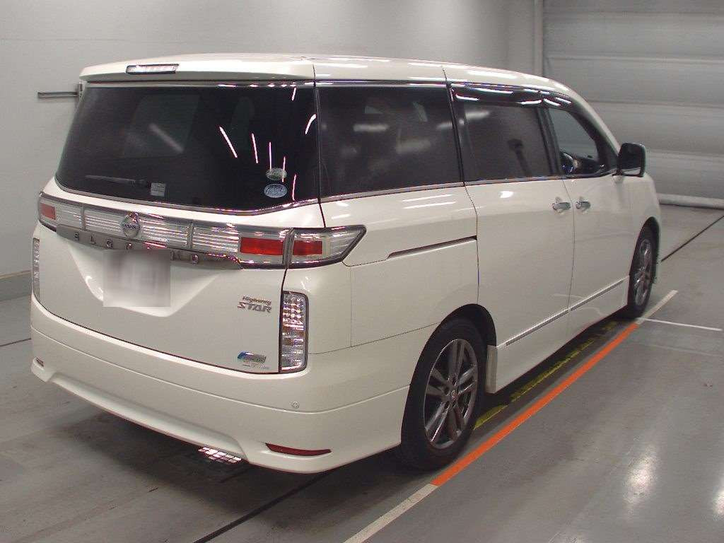 2012 Nissan Elgrand TNE52[1]