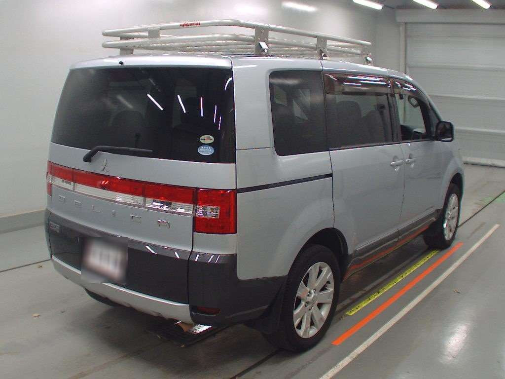 2009 Mitsubishi Delica D5 CV5W[1]