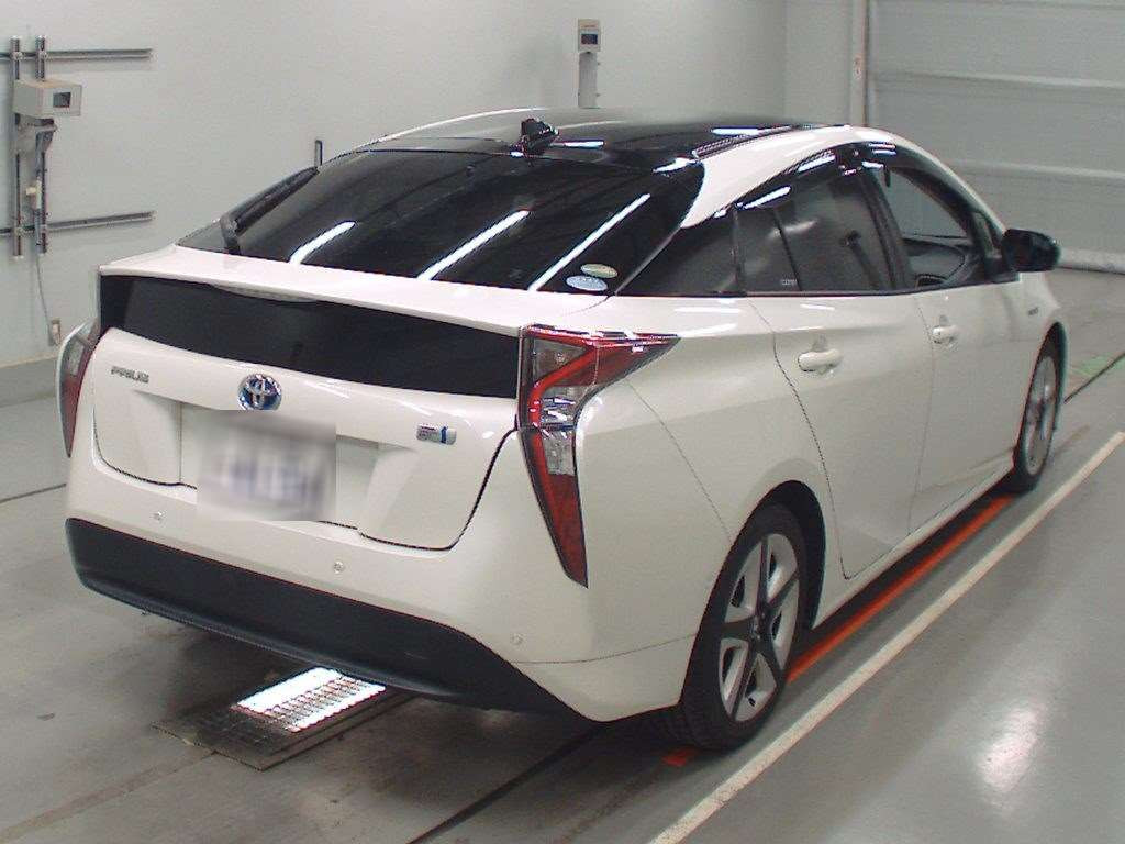 2018 Toyota Prius ZVW50[1]