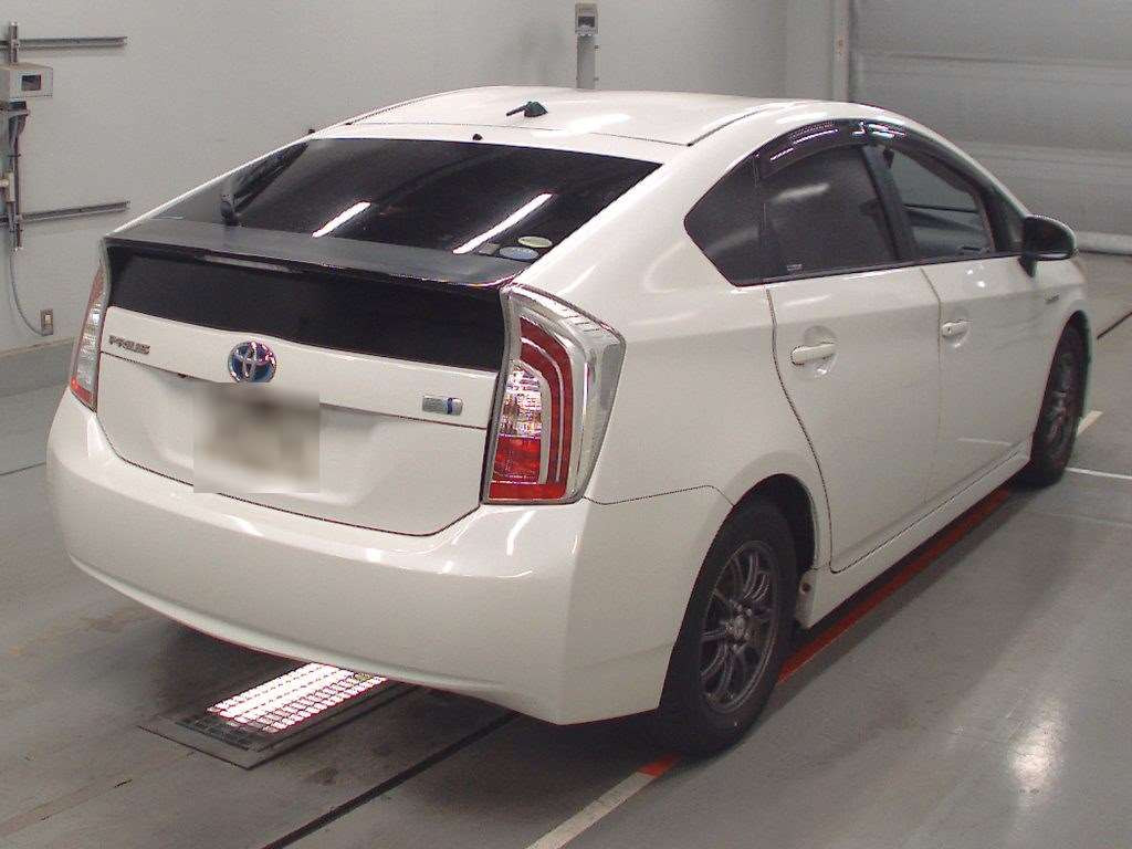 2013 Toyota Prius ZVW30[1]